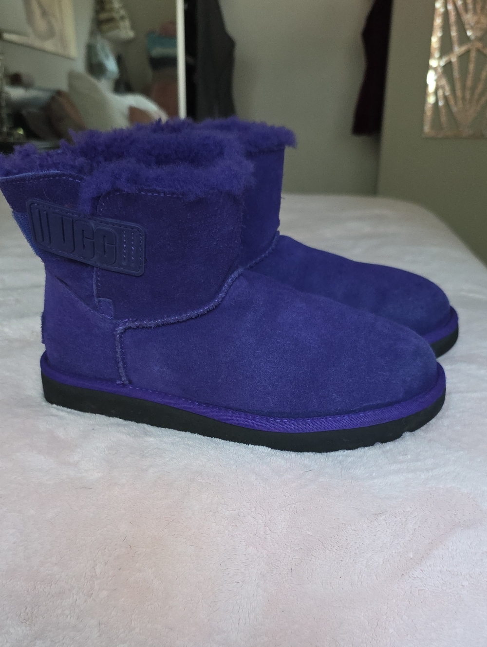 UGG MINI BAILEY LOGO STRAP BOOT  sz 7 1/2  RARE!